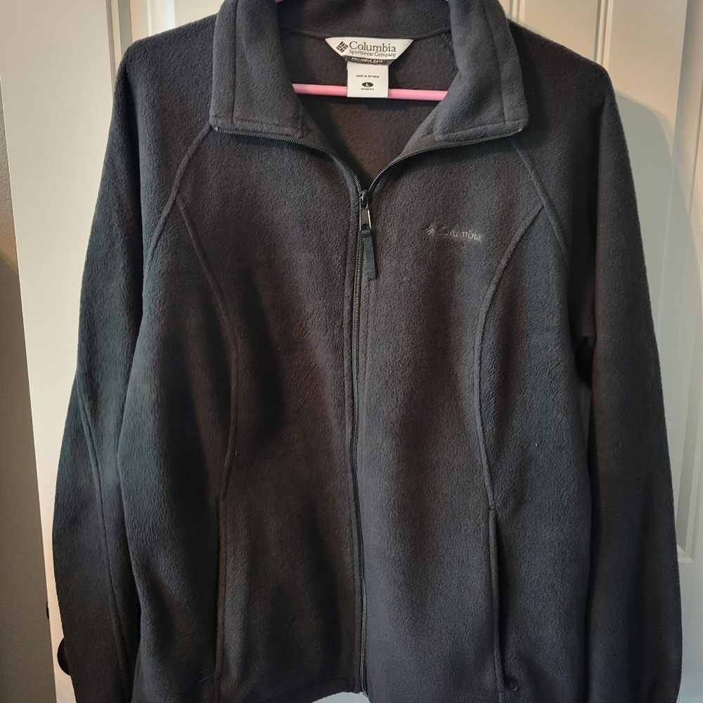 Women's Columbia zip up fleece